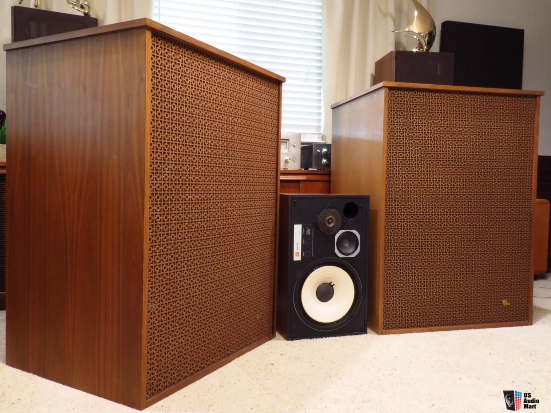 2860542-c3f4f400-altec-magnificent-speakers-a7-500w.jpg