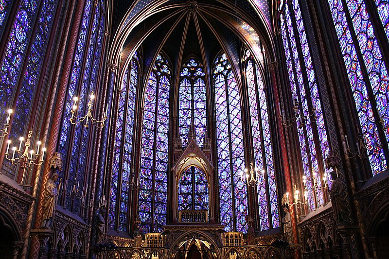sainte_chapelle_stainglass_windows_interior.jpg